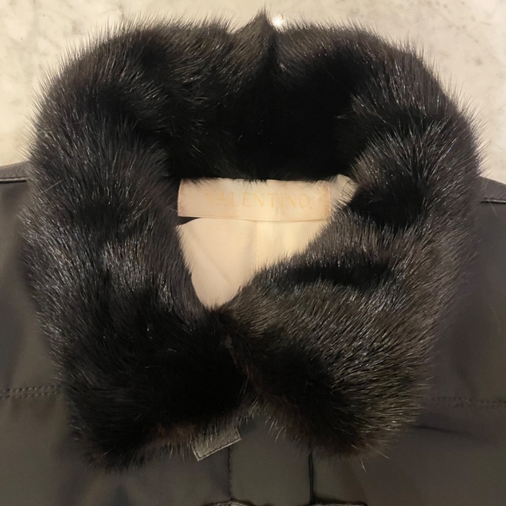 Valentino insulated jacket with fur collar - Size 2 - Picture 3 of 14